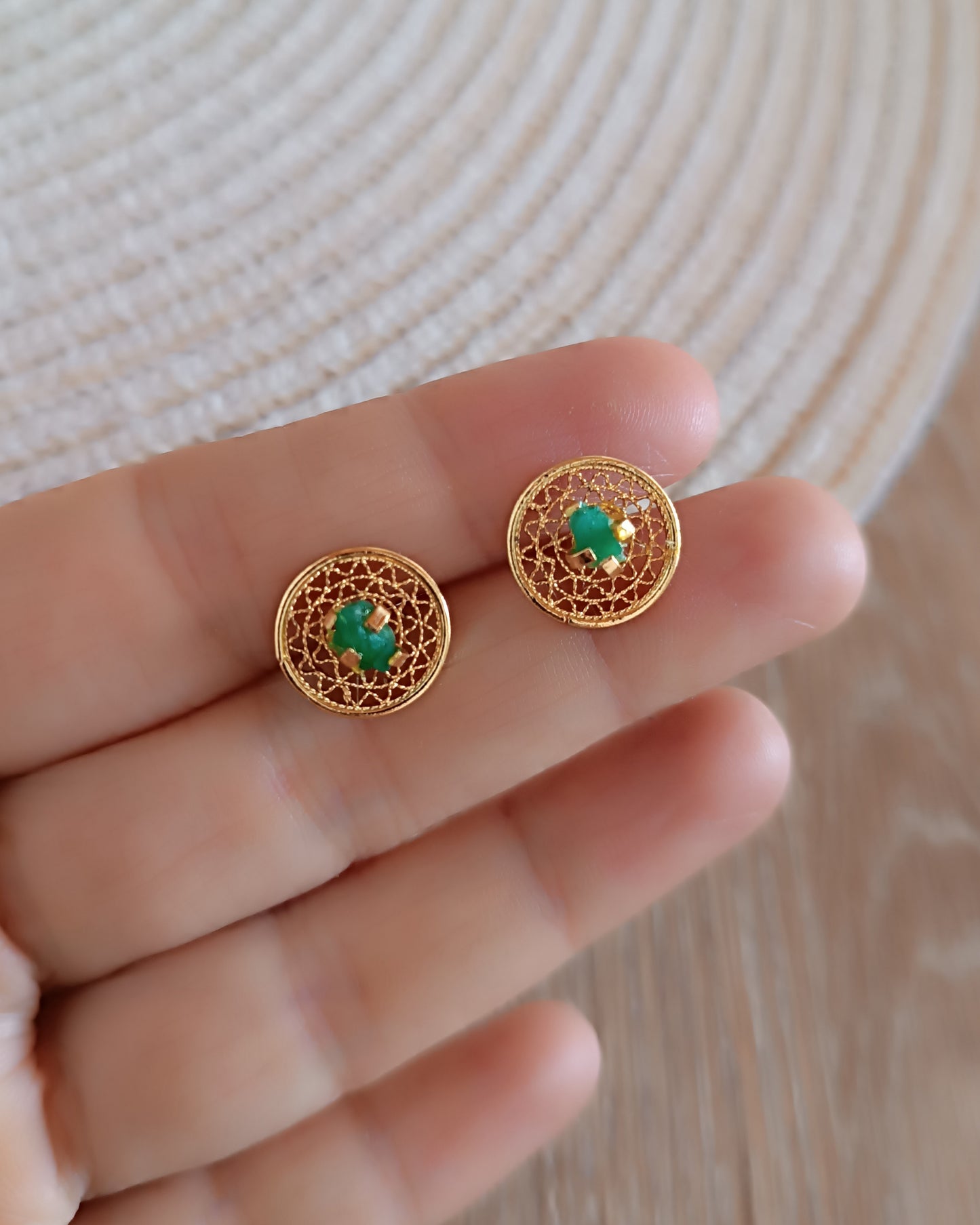 Aretes Topos Mini Filigrana y Esmeralda Circle