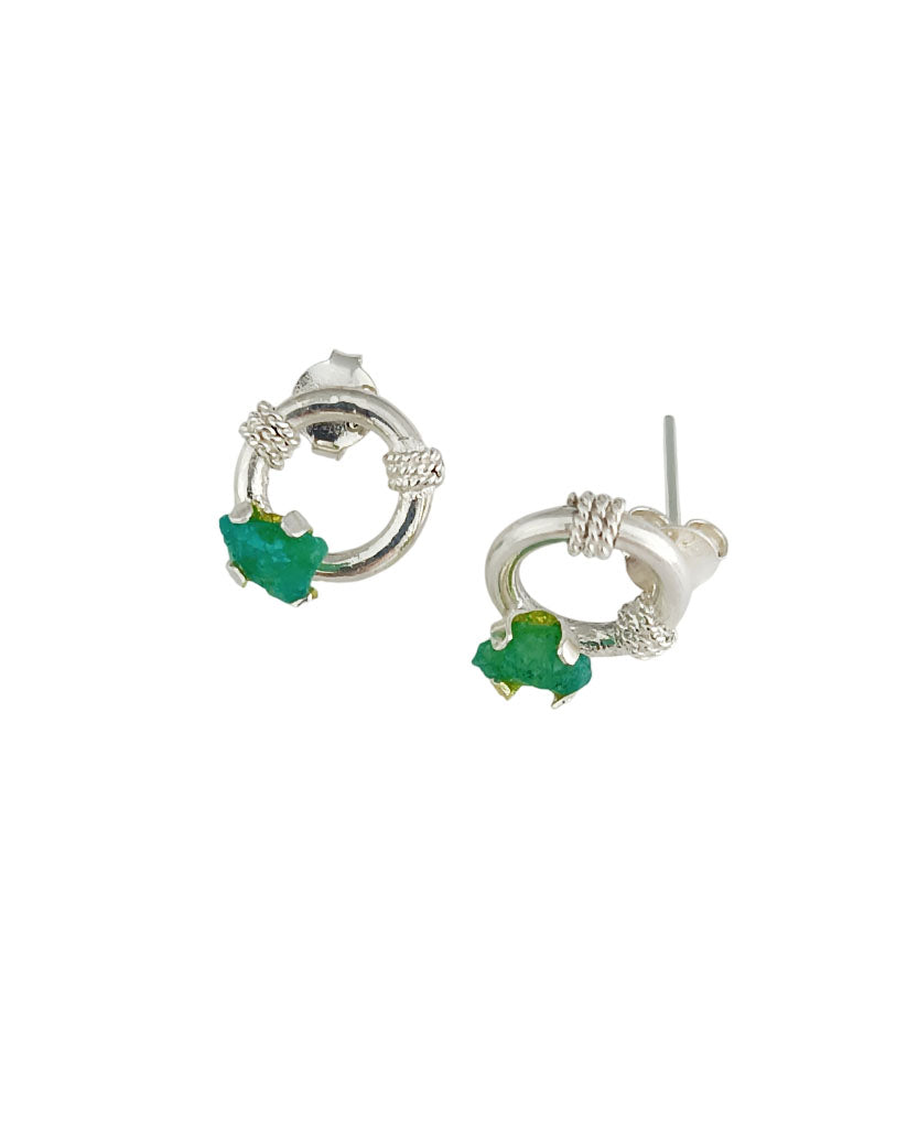 Aretes mini en plata de ley 950 y esmeralda Viky
