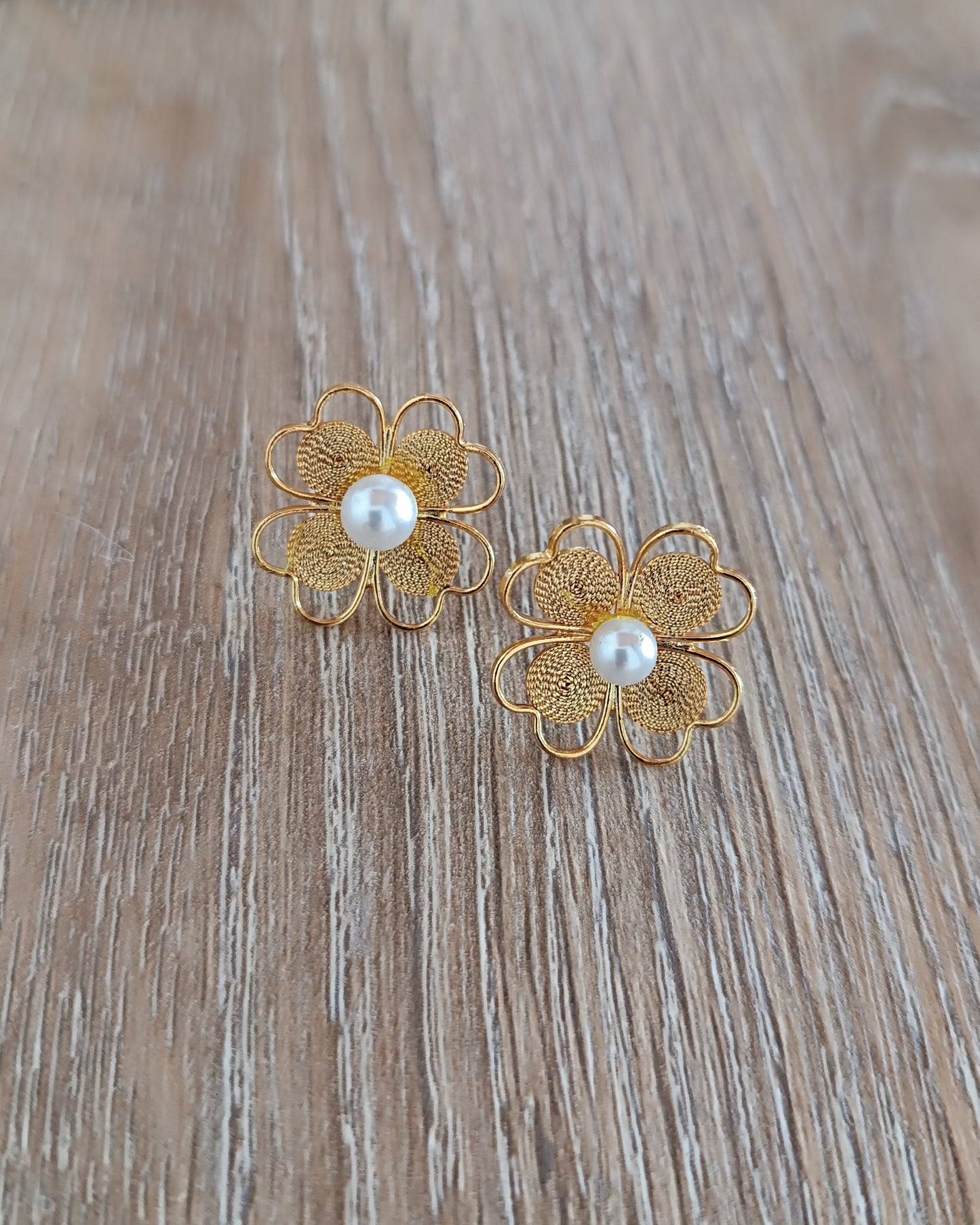 Aretes Topos Filigrana y perla, Trébol mediano