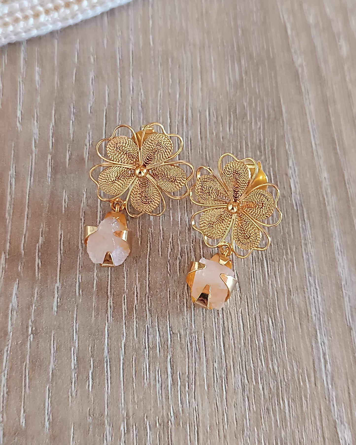 Aretes en filigrana con cuarzo rosa Abigail