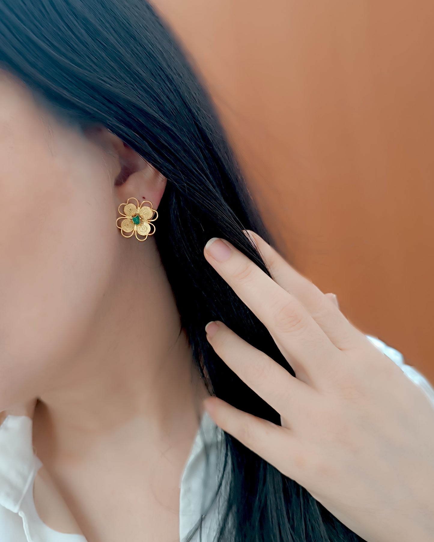 Aretes filigrana trébol y esmeralda mediano