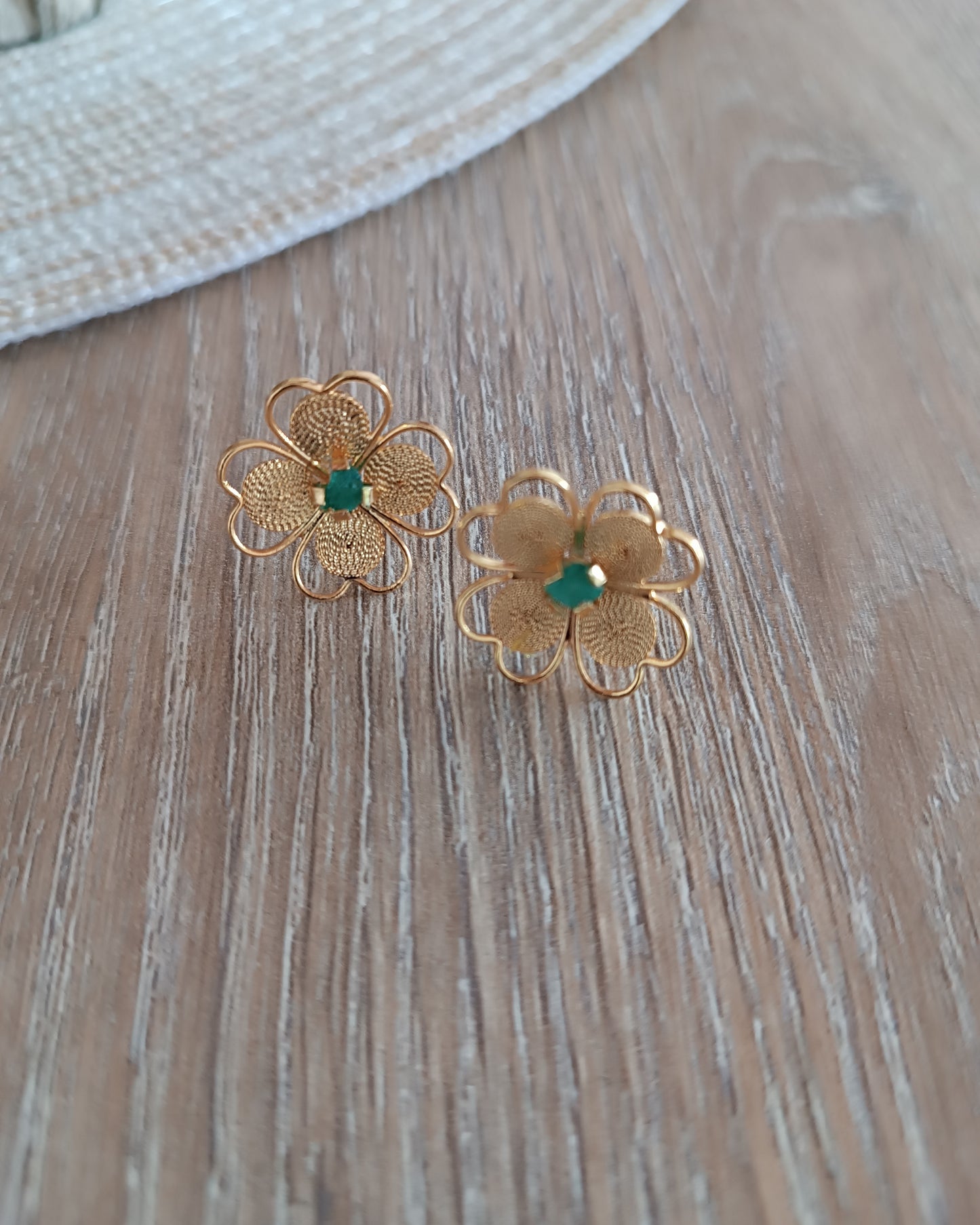 Aretes filigrana trébol y esmeralda mediano