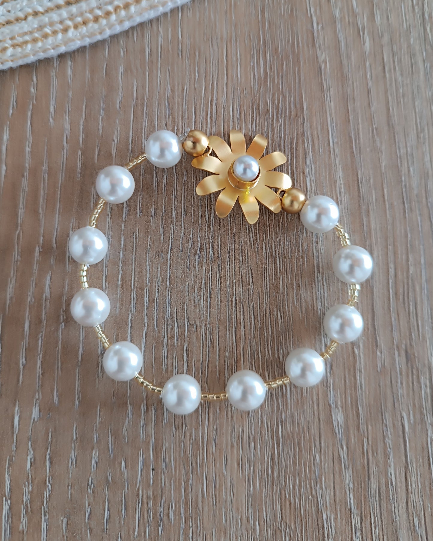 Pulsera de perlas Shell y flor Margarita