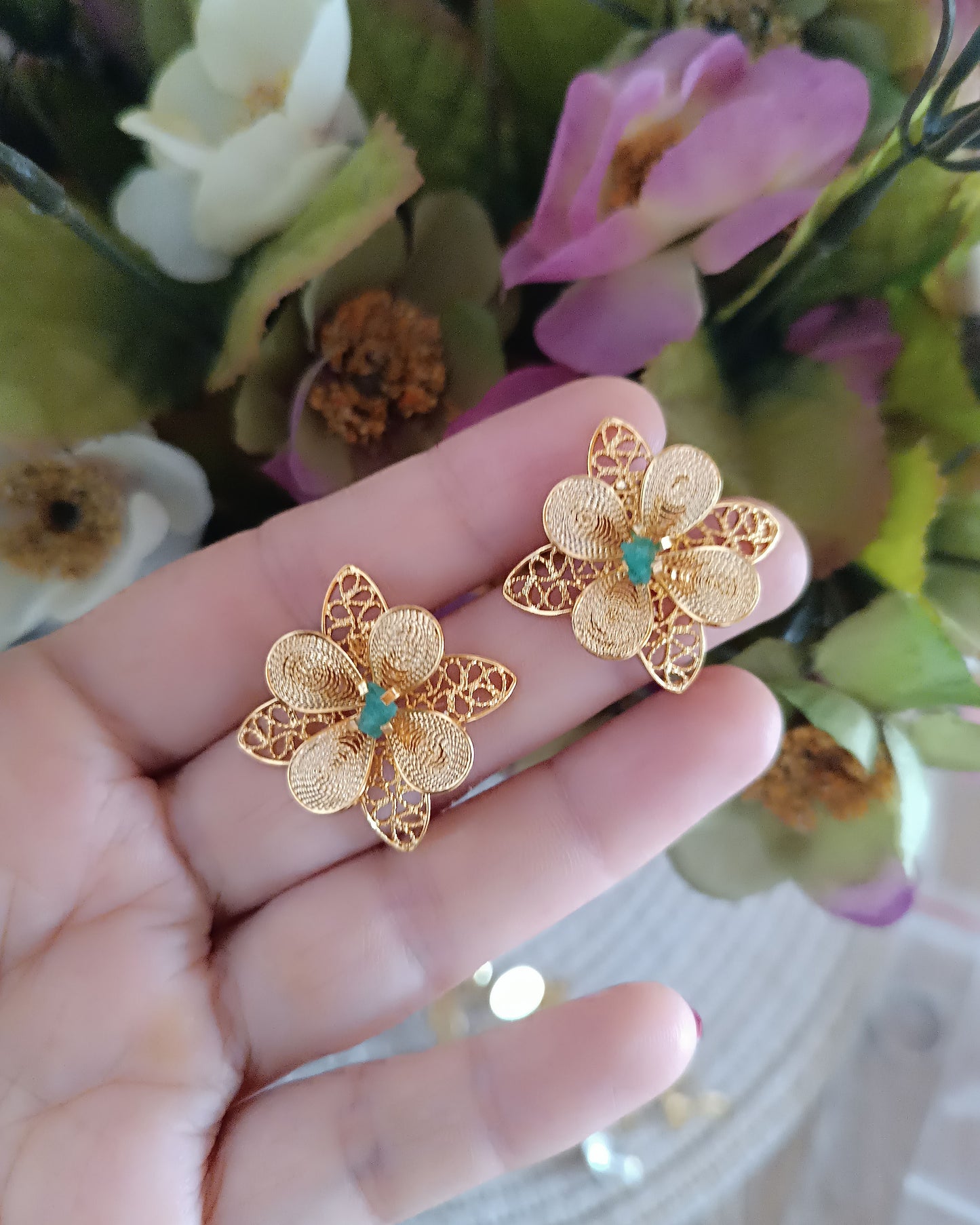 Aretes filigrana y esmeralda, Nacira