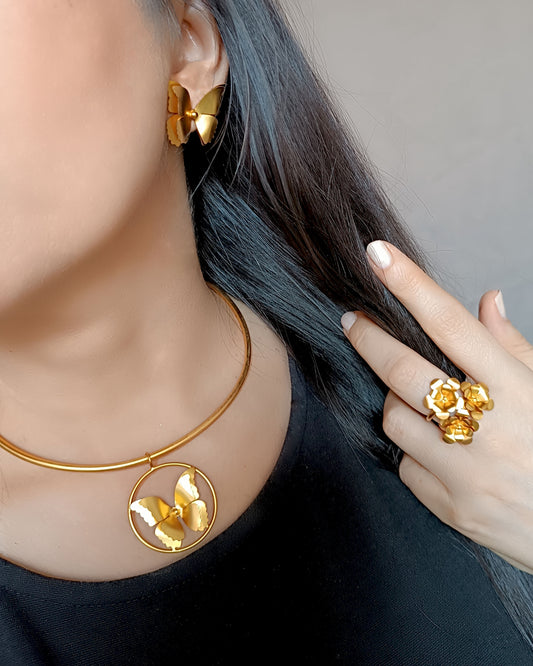 Set tops y gargantilla butterfly