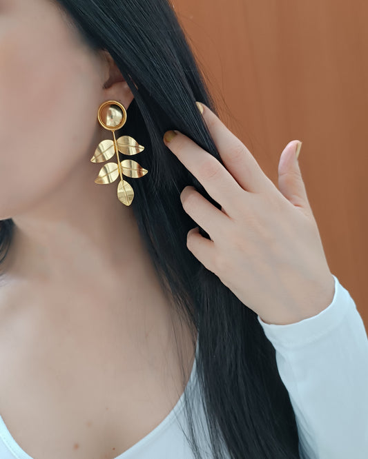 Aretes largos rama hojas Dina