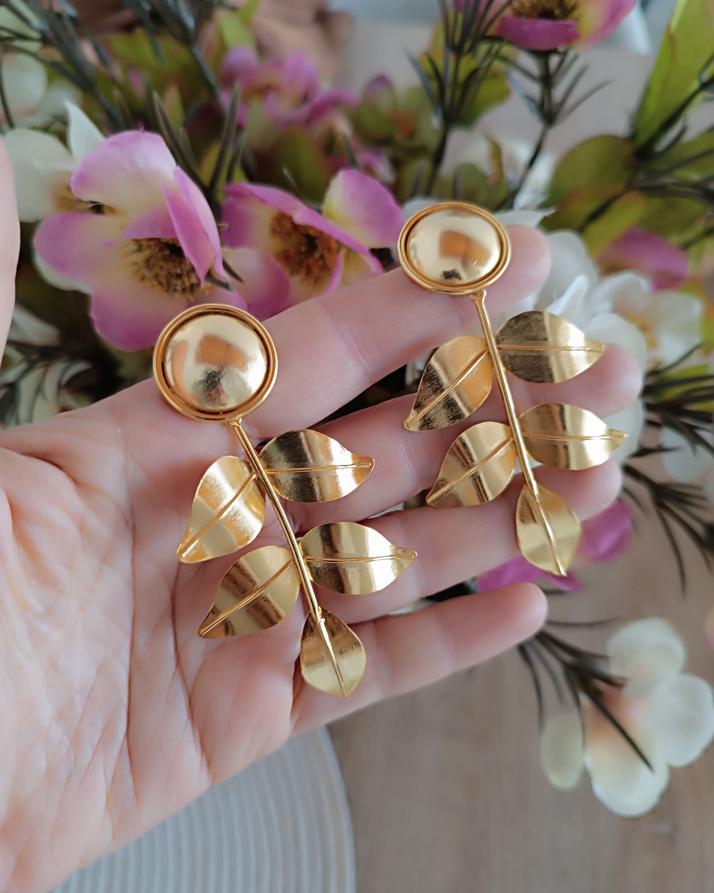 Aretes largos rama hojas Dina
