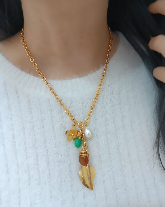 Cadena medianas y dijes con ágatas Mary