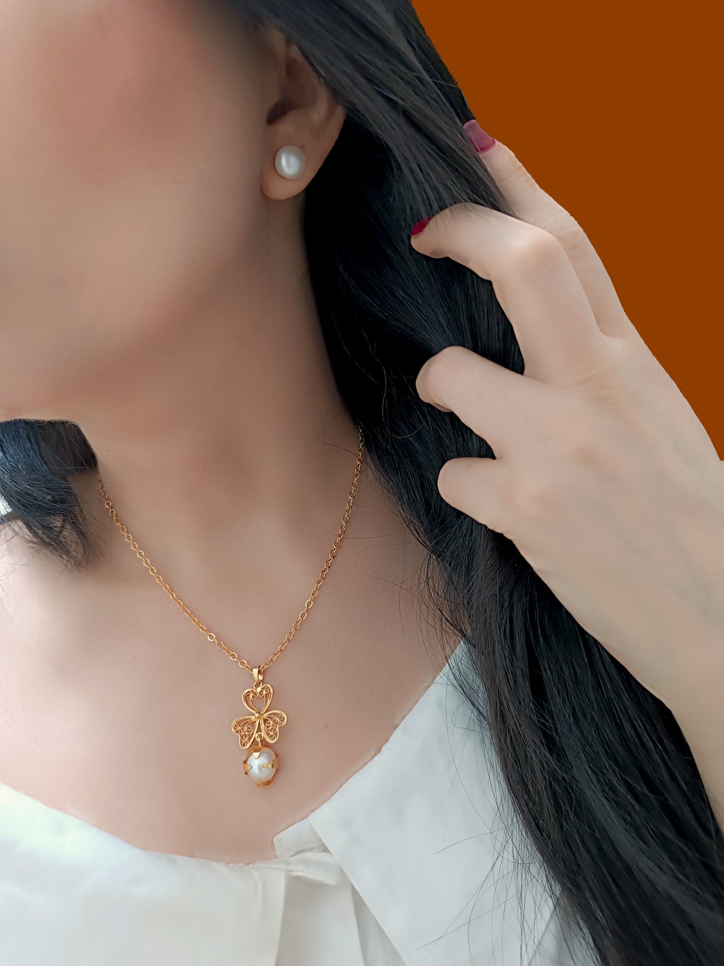 Collar con topos en perla Miriam