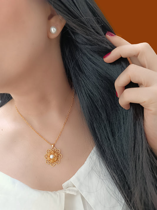 Cadena y topos en perla dije filigrana Anastasia