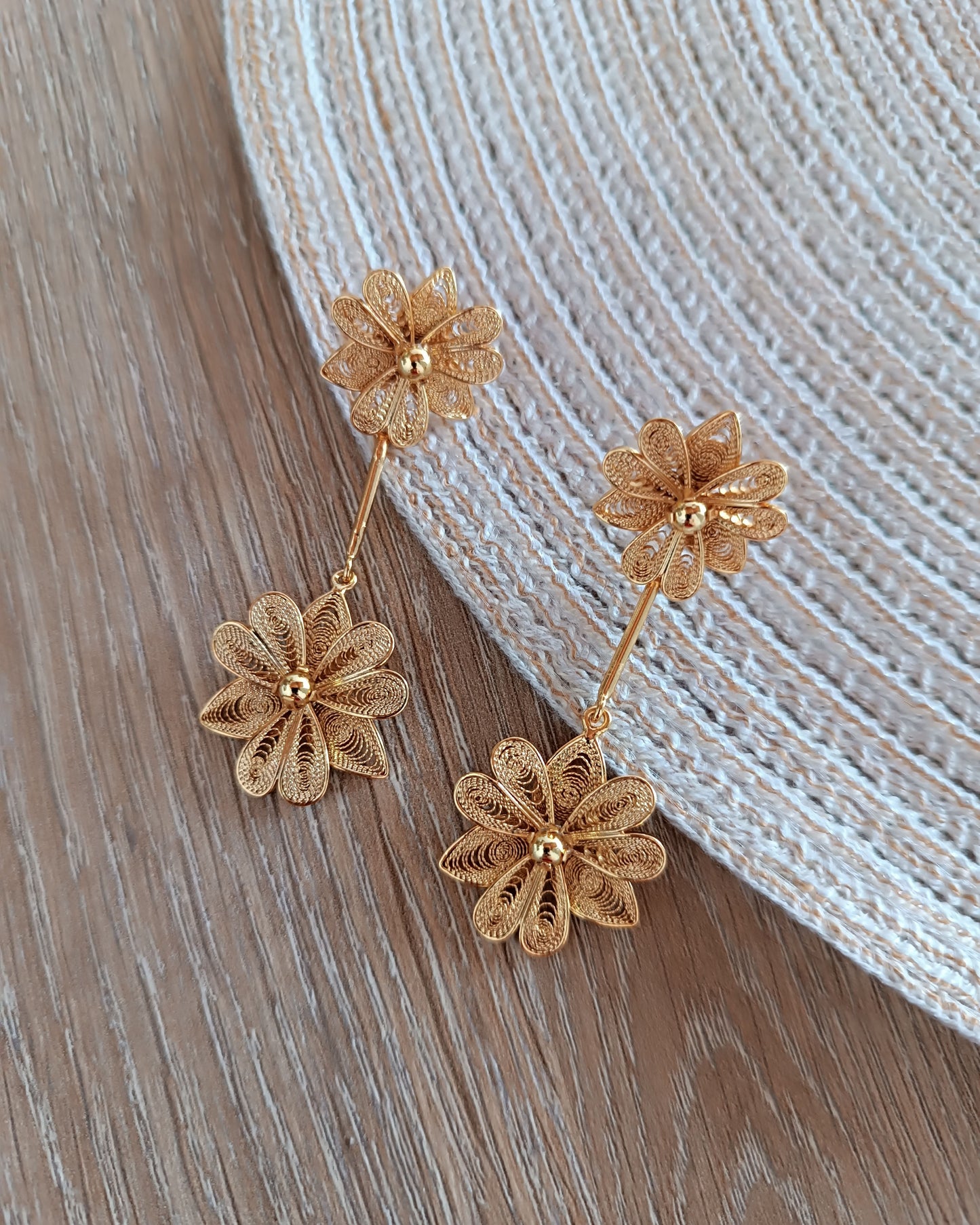 Aretes doble flor, Kany