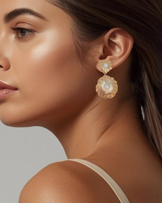 Aretes bronce y perla, Carmen