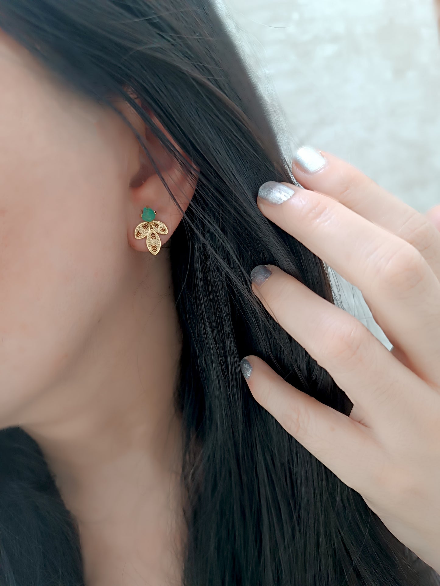 ARETES MINI EN FILIGRANA CON ESMERALDA TIFANY