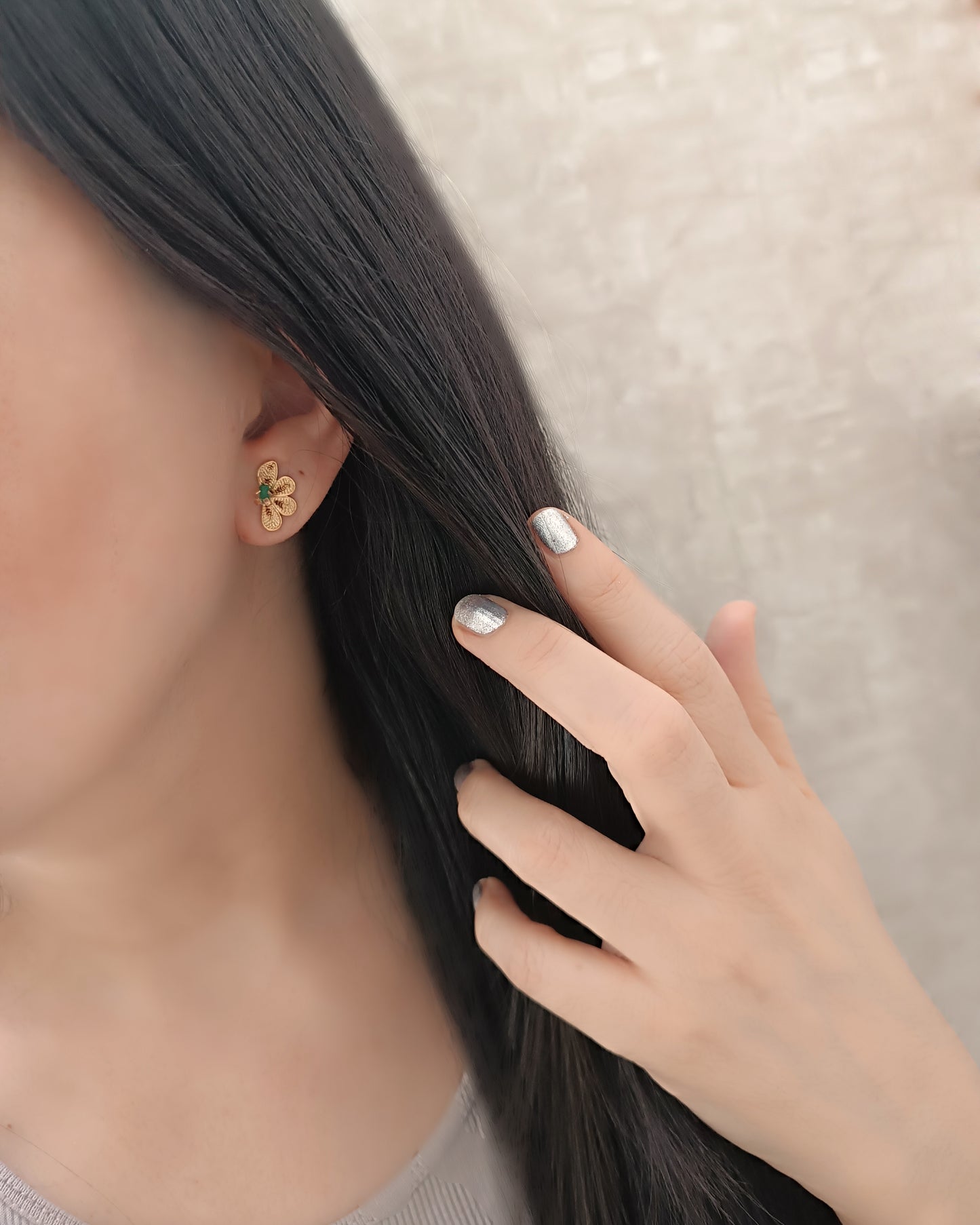 Aretes mini en filigrana con esmeralda Elba