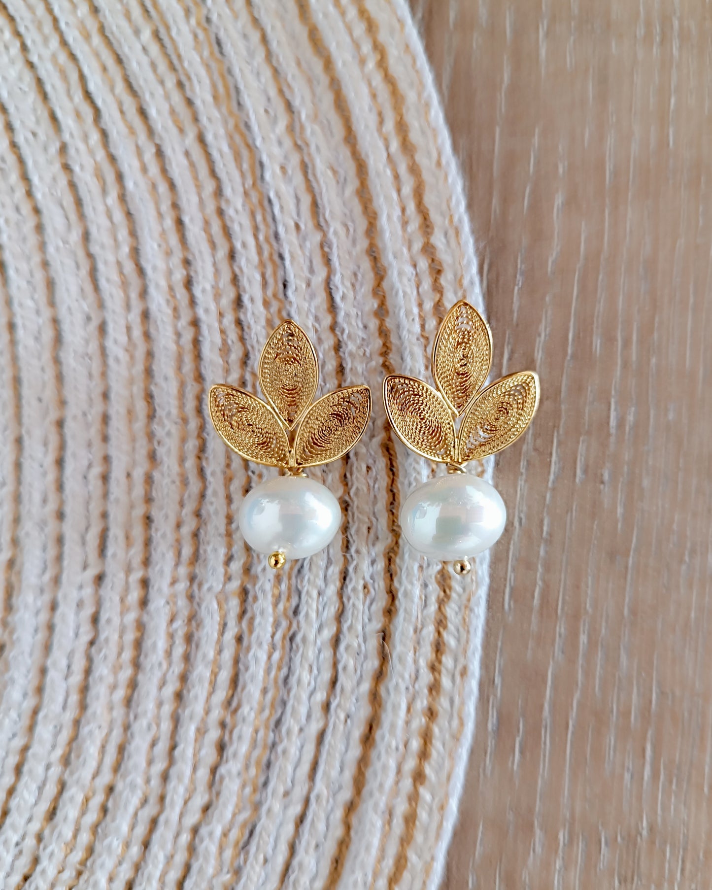 Aretes filigrana ovalado perla Mia