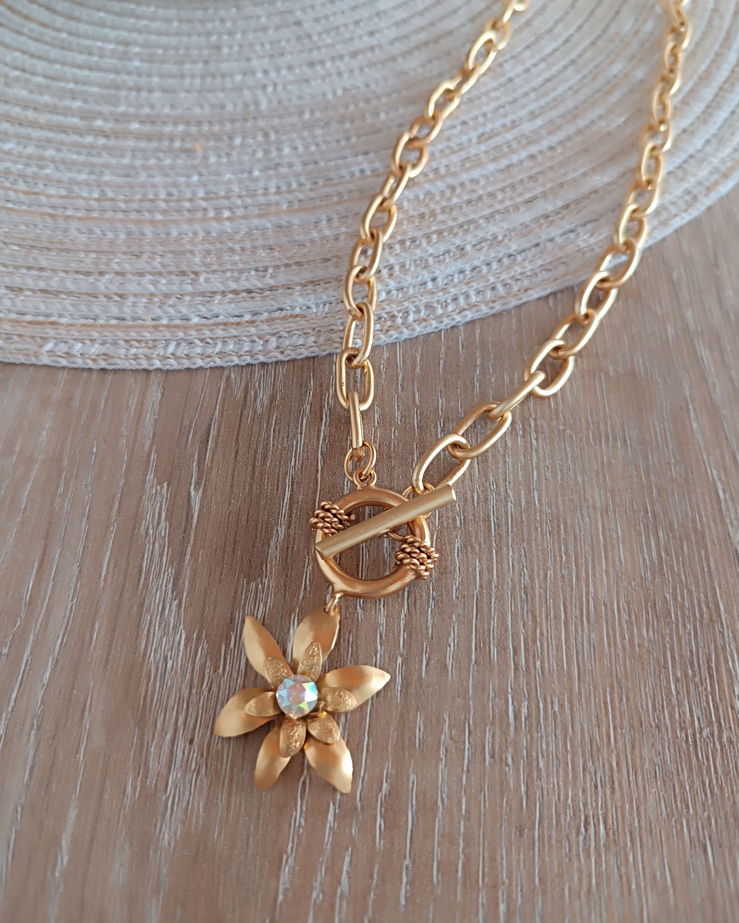 Collar eslabones grandes y Flor