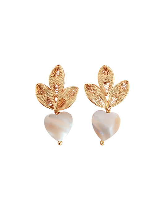 Aretes filigrana gota corazón nacar Mia