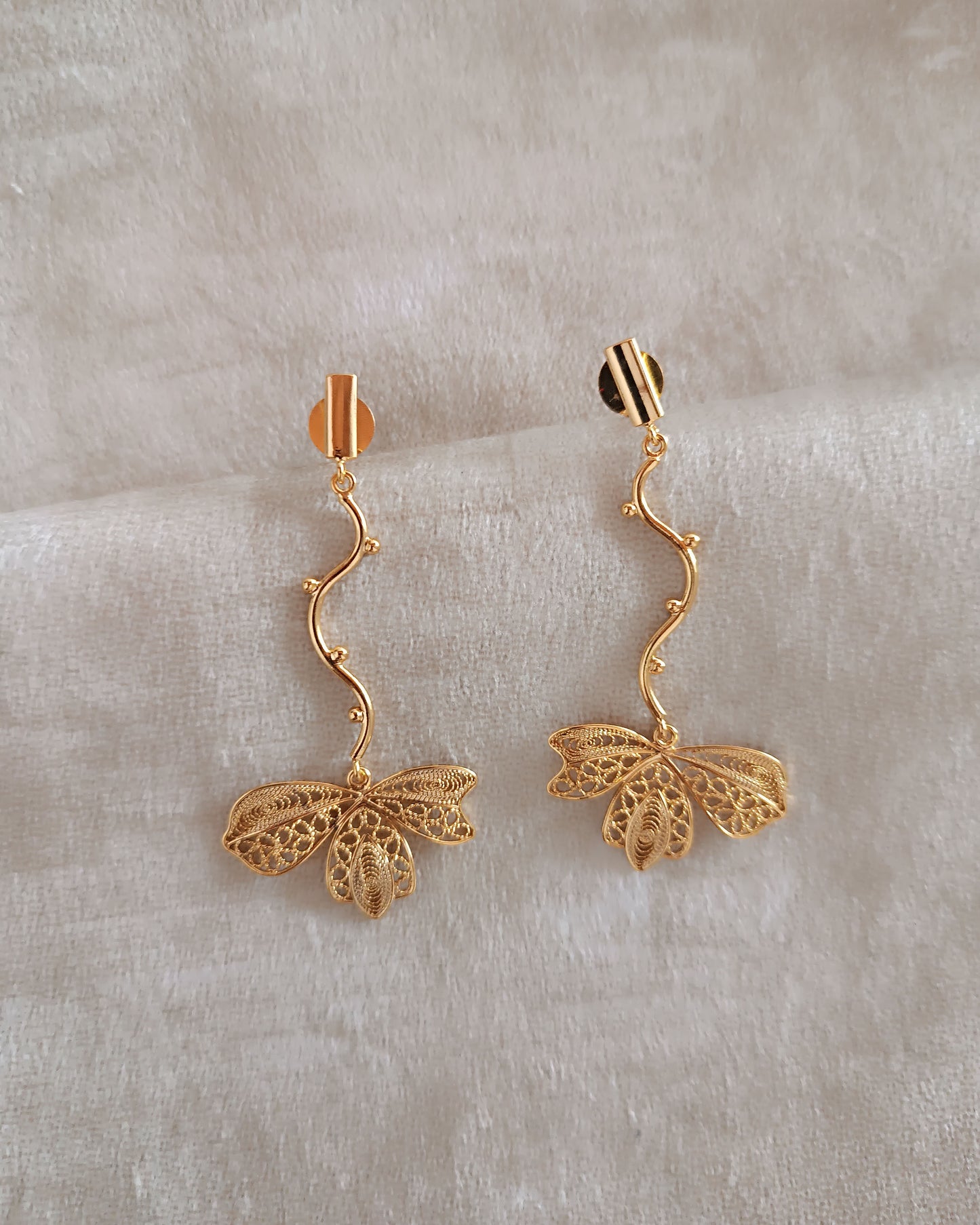 Aretes largo filigrana, Omaira