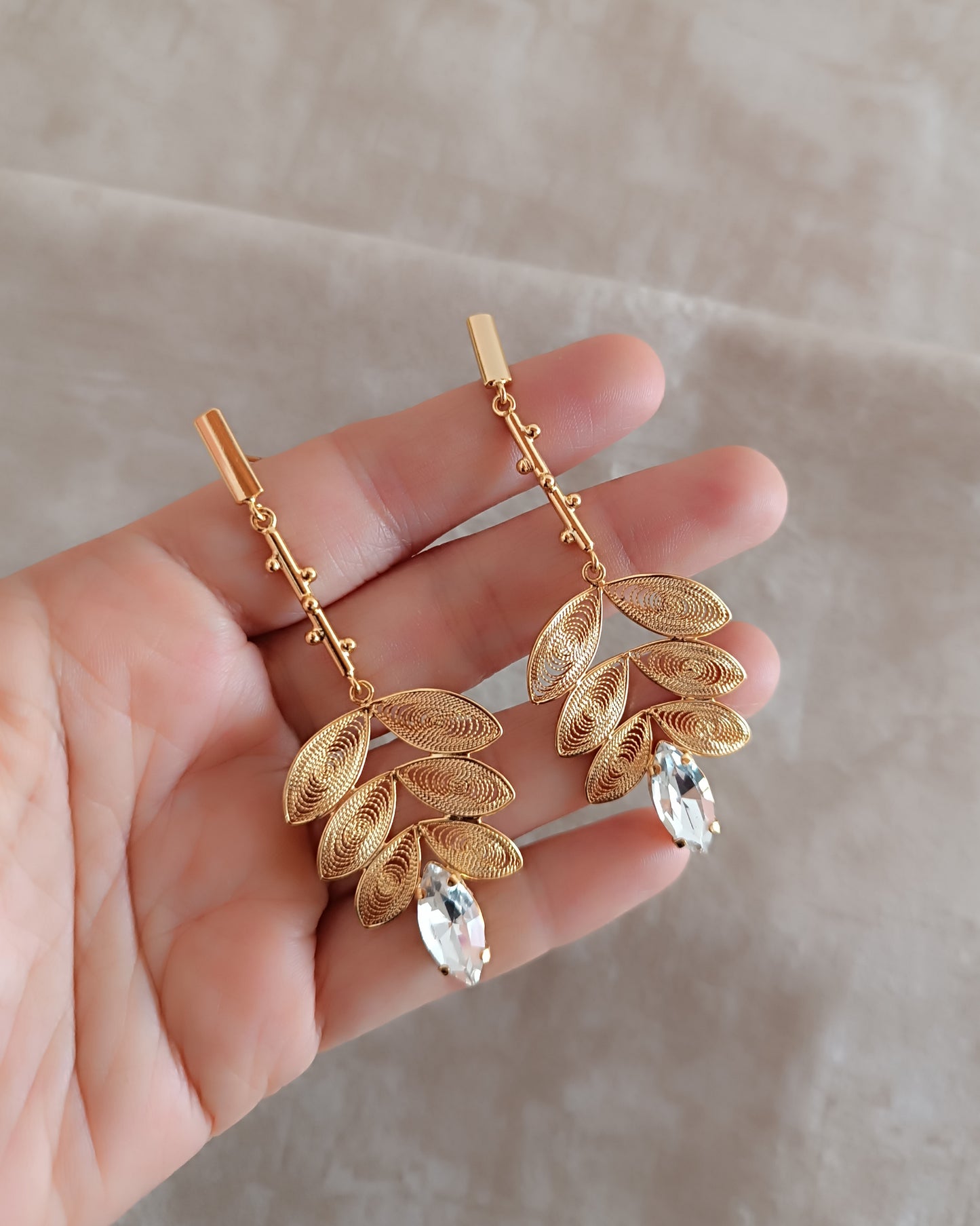 Aretes cristal y hojas, Taliana