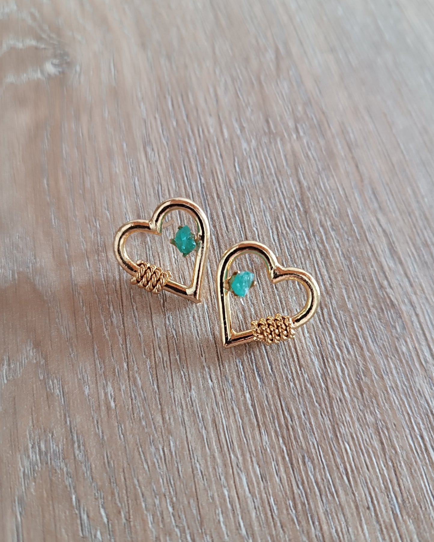 Aretes topos corazón y esmeralda