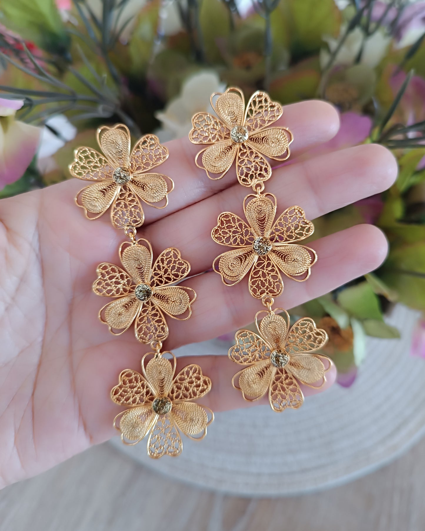 Aretes triple flor Carmelita Dorados