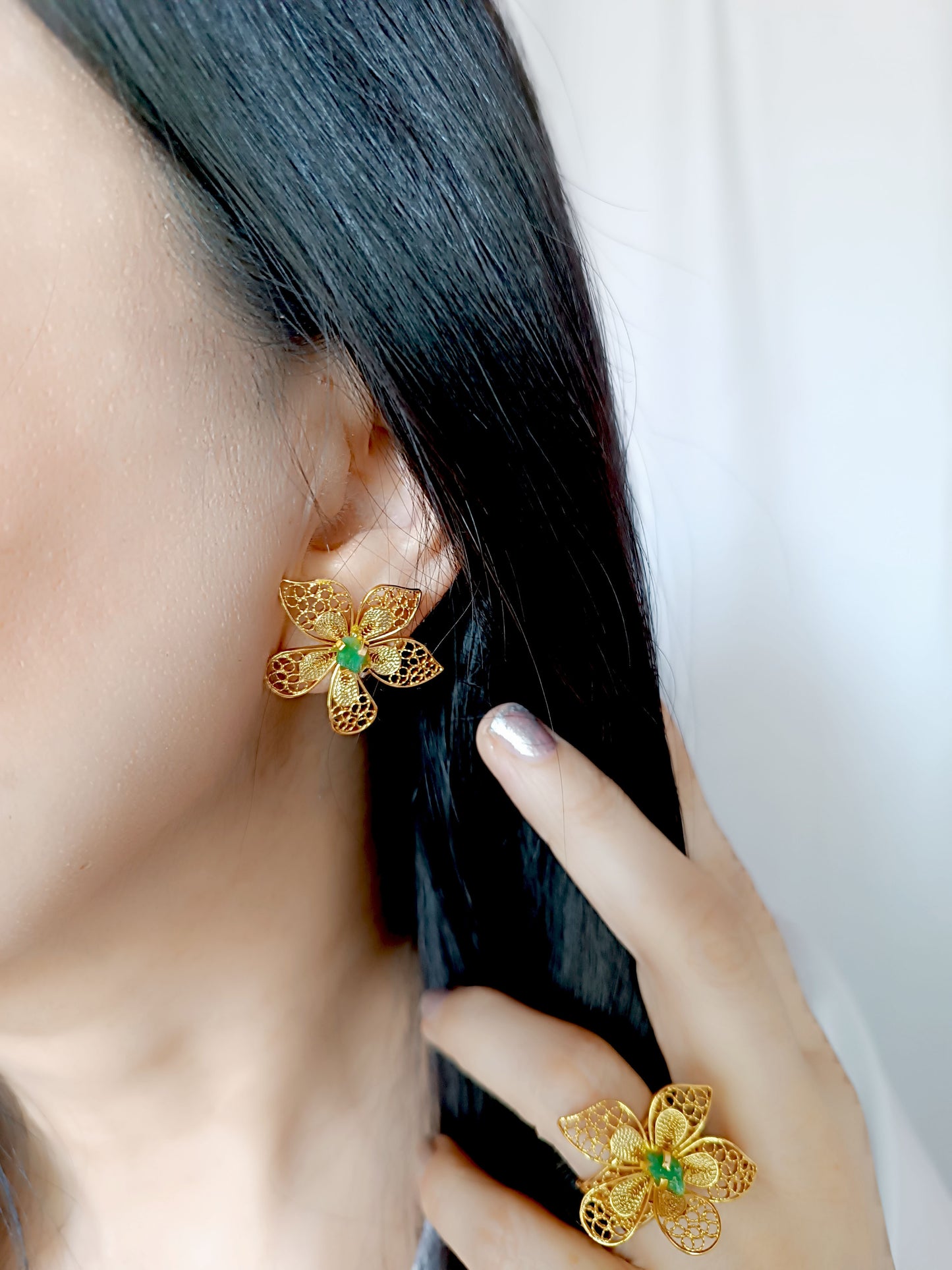 Aretes en filigrana y esmeralda,  Acacias