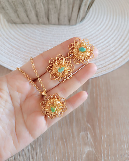 Juego filigrana con tomatillos y esmeralda