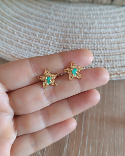 Aretes mini filigrana  y esmeralda estrellita