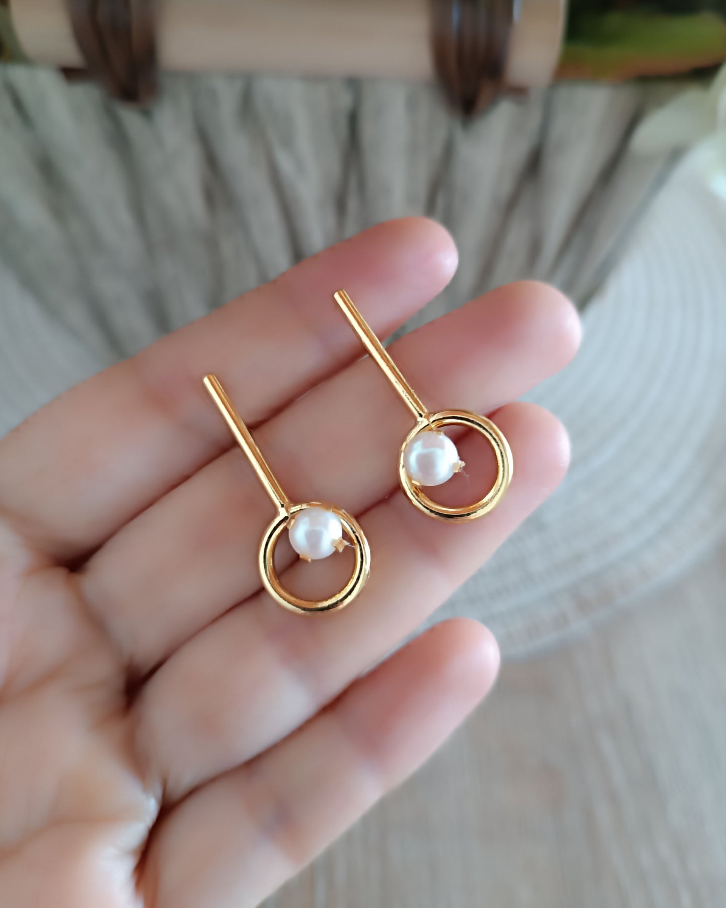 Aretes en bronce y perla, Fabiana