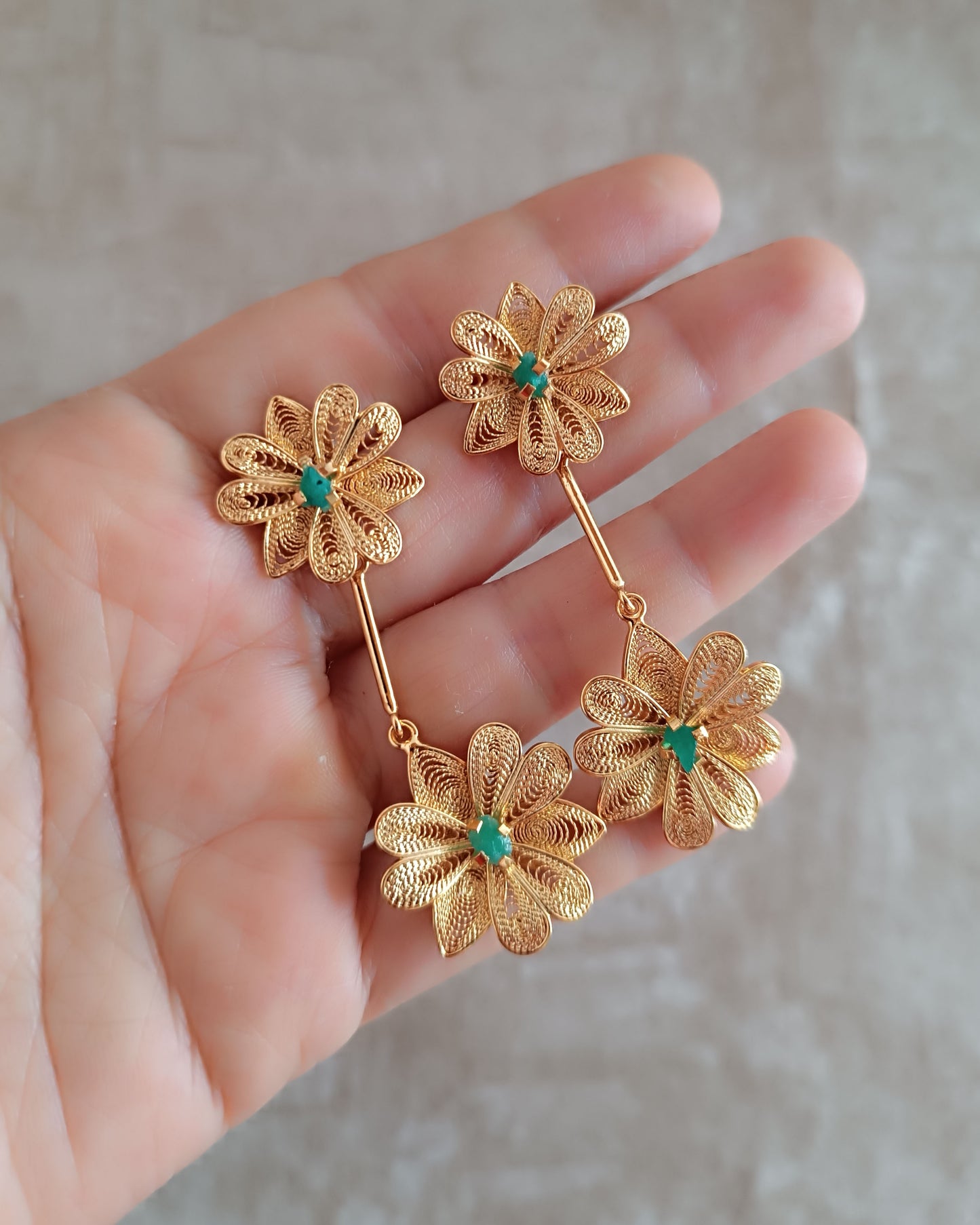 Aretes doble flor, Kany