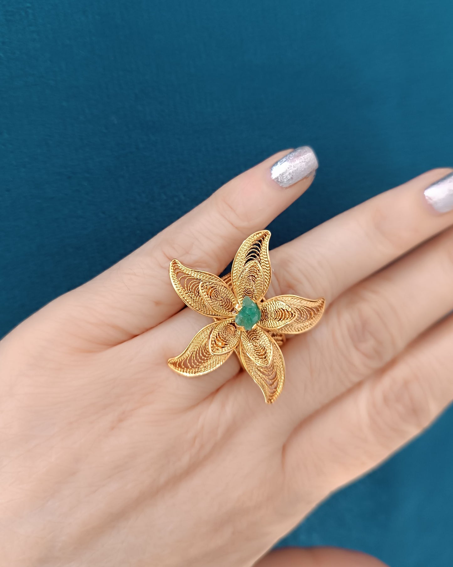 Anillo maxi en filigrana con esmeralda Andrea