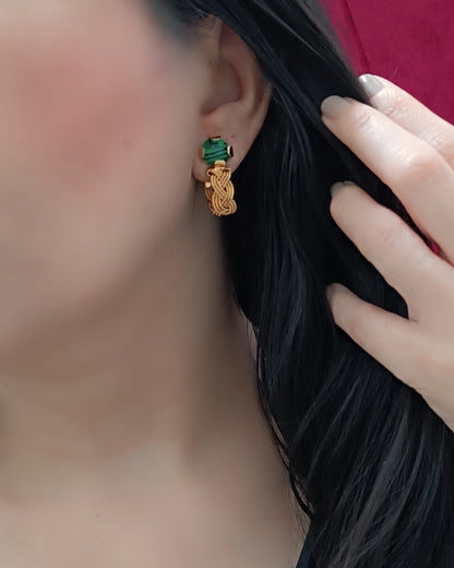 Candongas trenzadas, Olivia