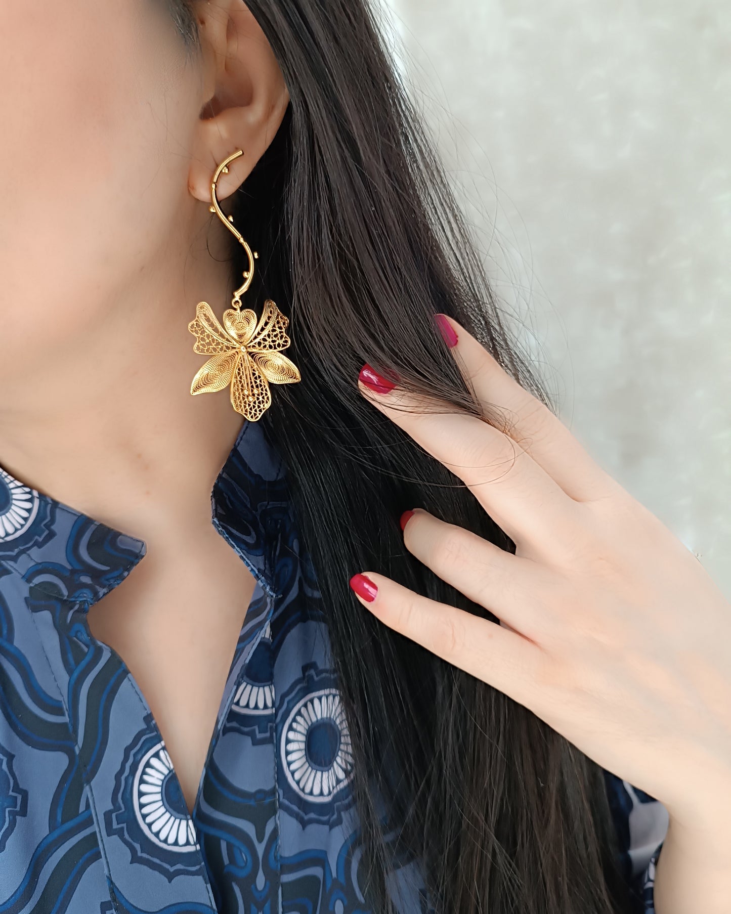 Aretes largos Orquídea, Bela