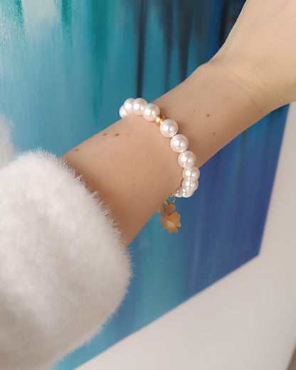 Pulsera de perlas Shell y flor Adalina