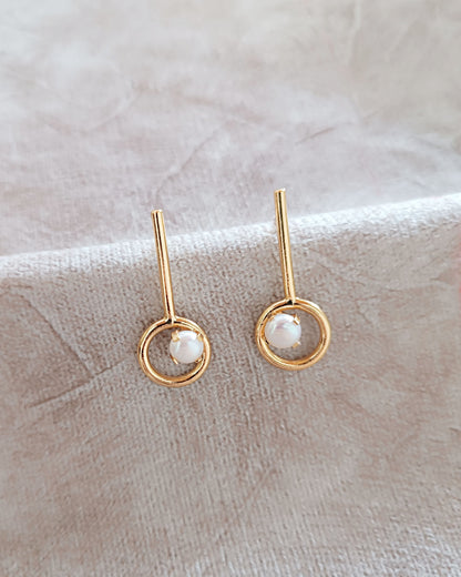 Aretes en bronce y perla, Fabiana