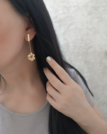 Aretes con esmeralda, Marialis