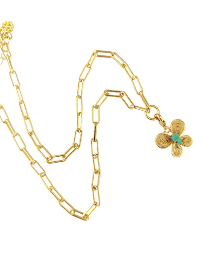 Cadena eslabones grandes con mariposa en filigrana