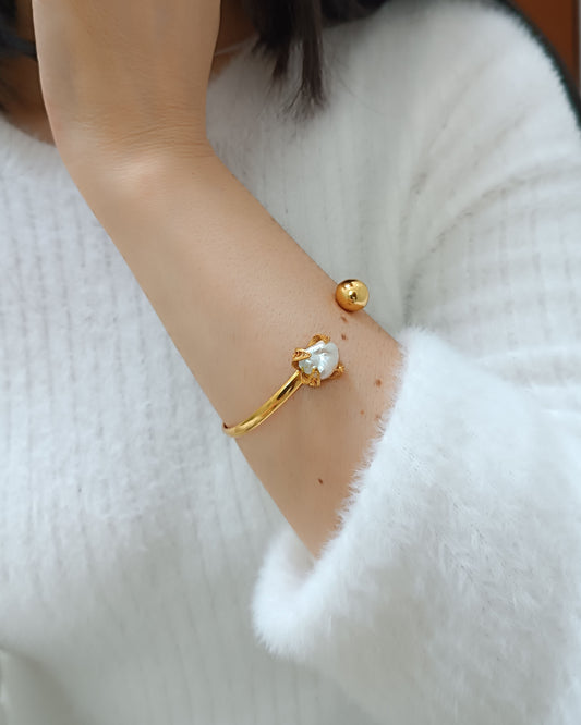 Brazalete Filigrana y perla Avigail