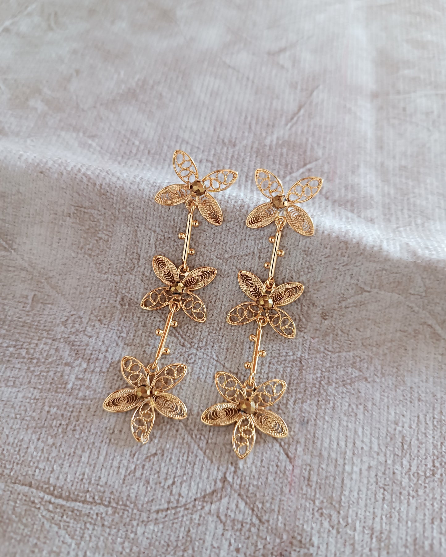 Aretes filigrana tres flores Berenice