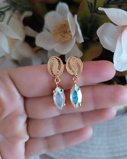 Aretes granito de café y cristal boreal