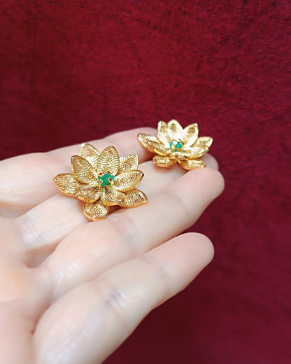 Aretes filigrana doble flor con esmeralda, Chloe