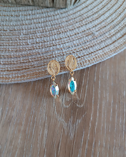 Aretes granito de café y cristal boreal