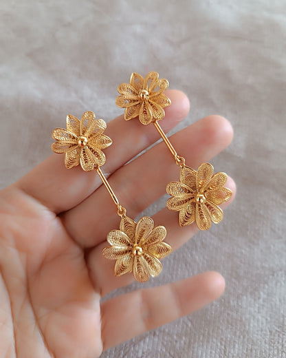 Aretes doble flor, Kany