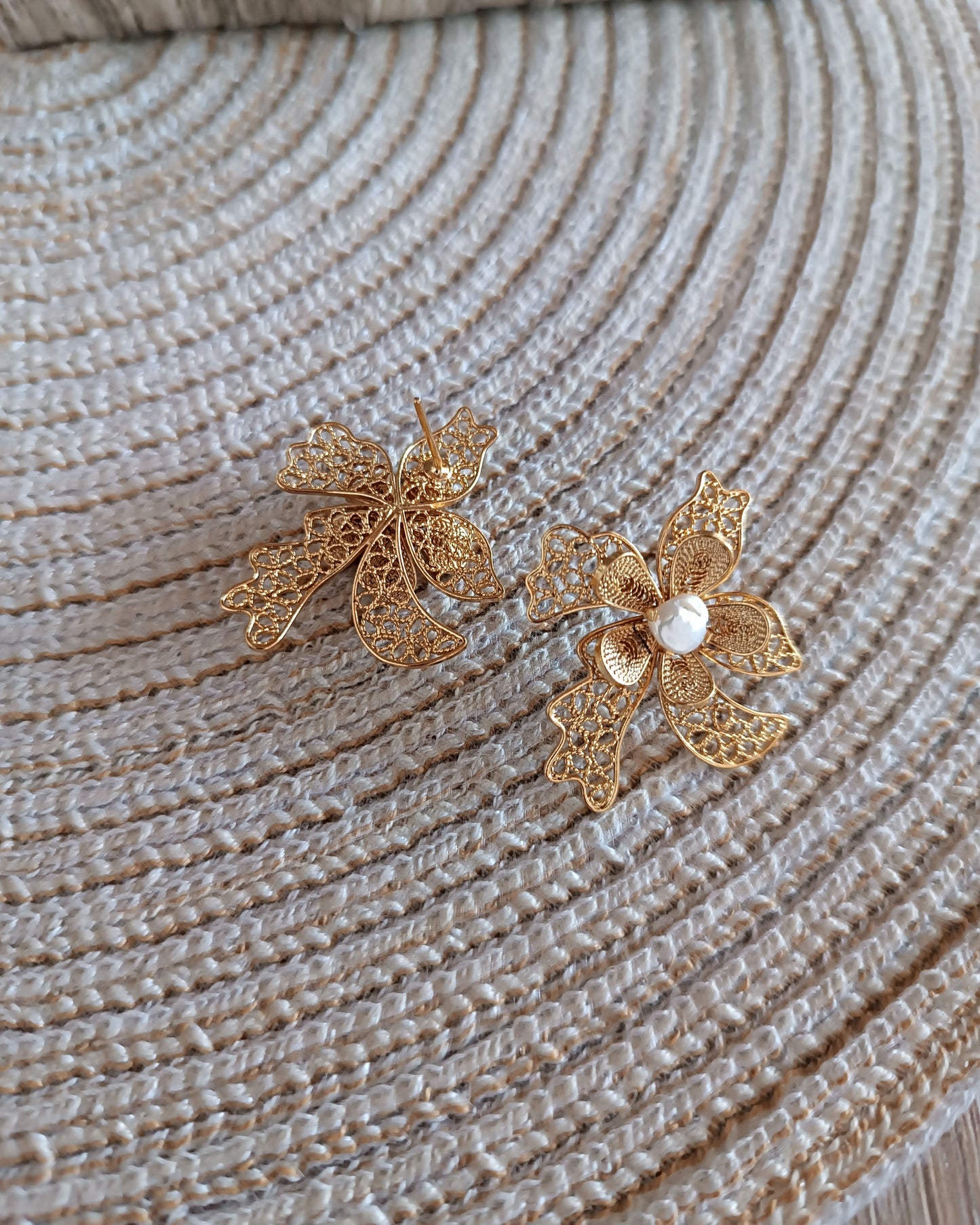 Aretes en filigrana orquídea y perla
