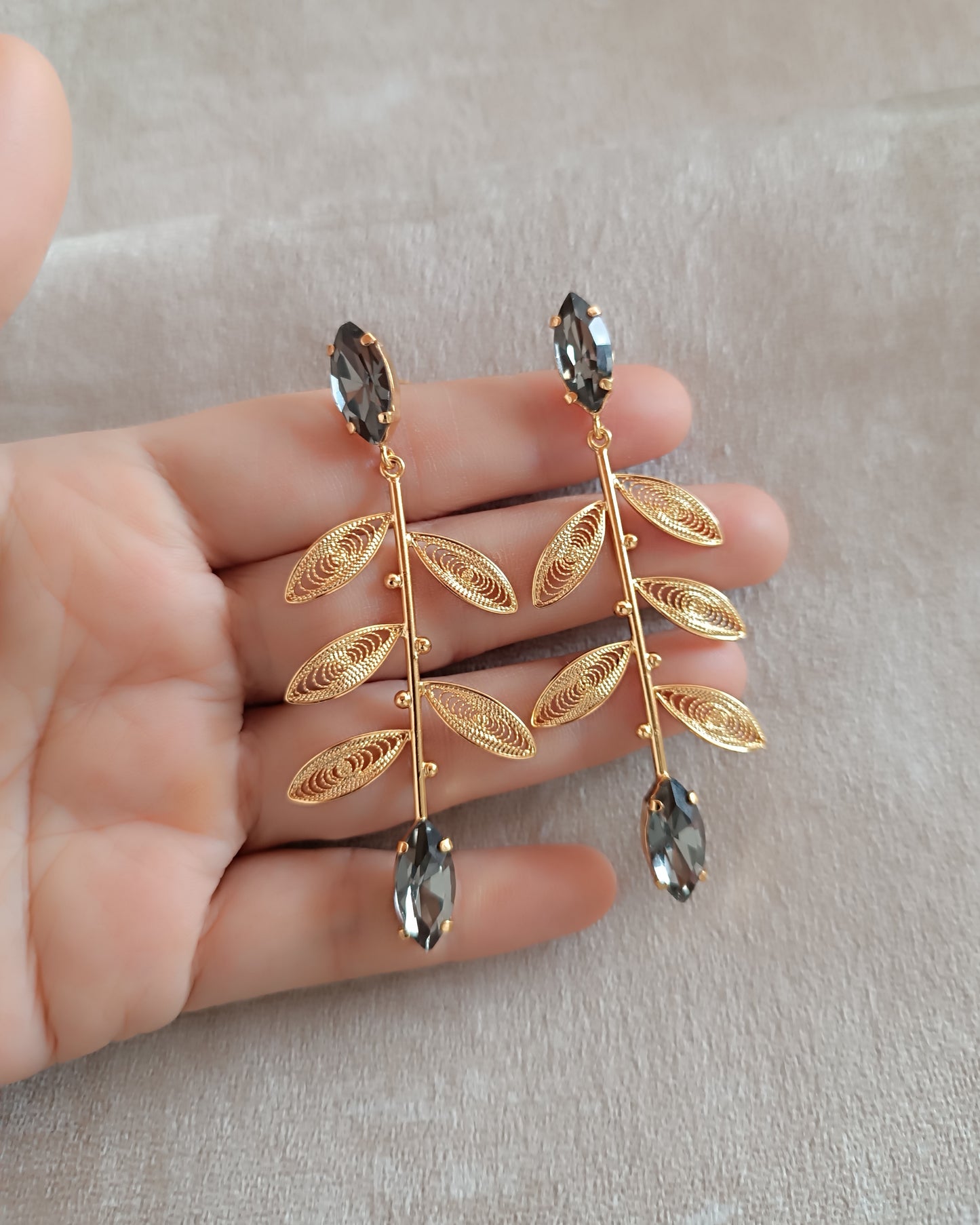 Aretes largos cristal y hojas, Titina