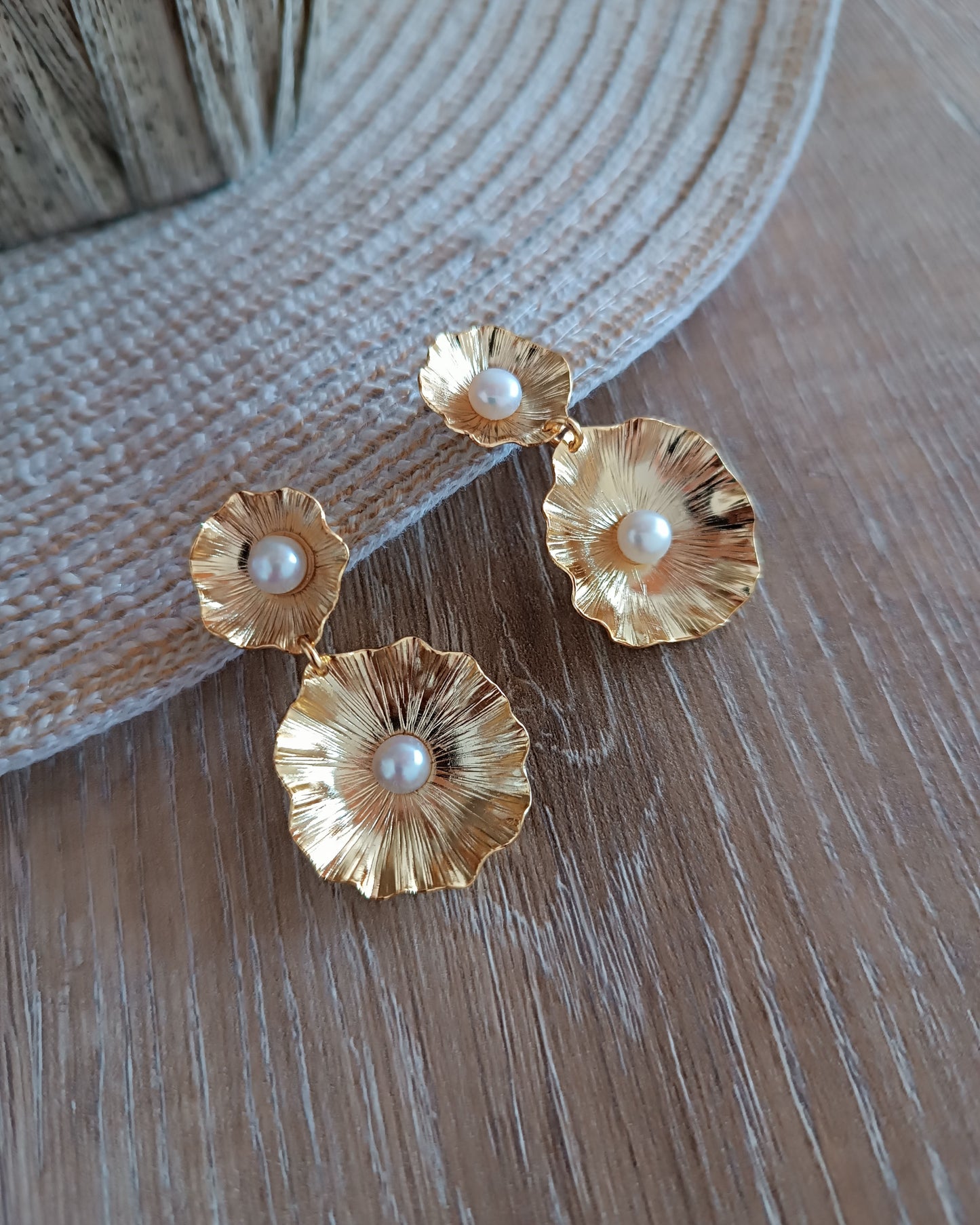 Aretes bronce y perla, Carmen