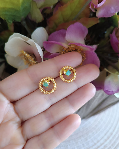 Aretes Topos mini Elida con Esmeralda en bruto