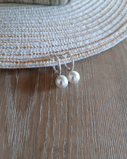 Aretes candongas en plata ley 950 con perla Lucky