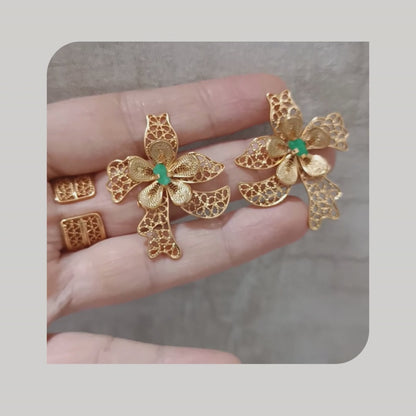Aretes en filigrana orquídea y esmeralda